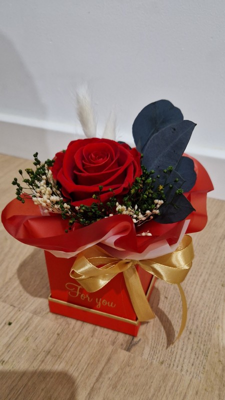 Flower box czerwona kostka “S“